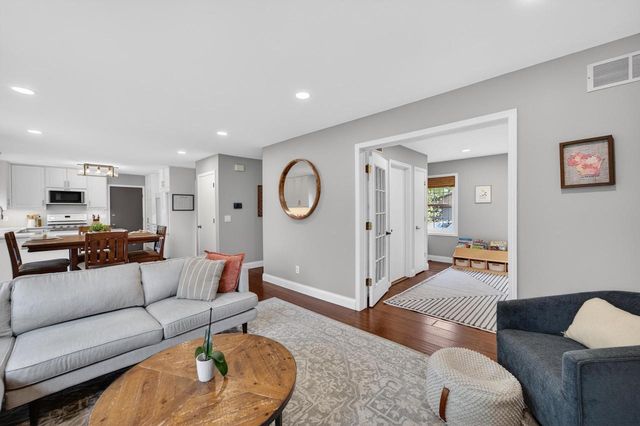 1 Eastbourne Circle, Madison, WI 53717