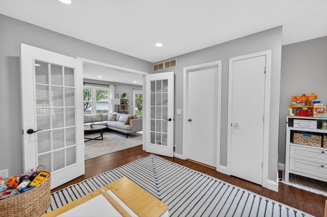 1 Eastbourne Circle, Madison, WI 53717