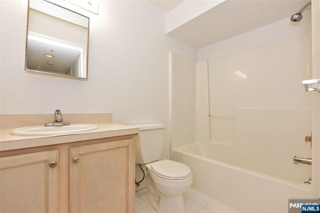 125 Orchard Park, Allendale, NJ 07401