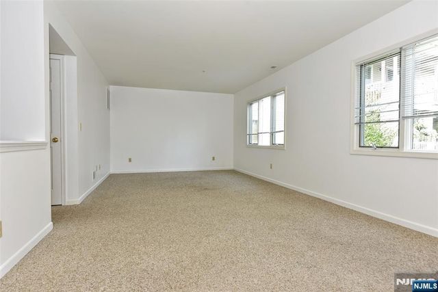 125 Orchard Park, Allendale, NJ 07401