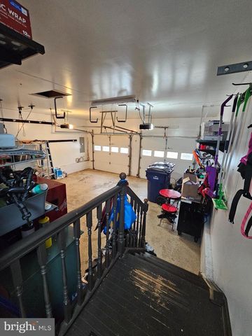 31 SIGNAL HILL DR, Voorhees, NJ 08043