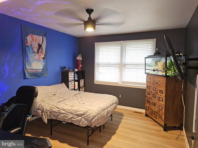 31 SIGNAL HILL DR, Voorhees, NJ 08043