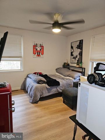 31 SIGNAL HILL DR, Voorhees, NJ 08043