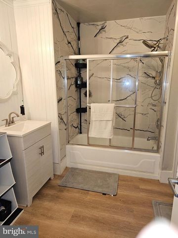 31 SIGNAL HILL DR, Voorhees, NJ 08043