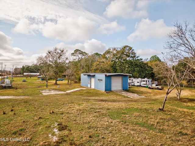 8735 Old Stage Road, Moss Point, MS 39562