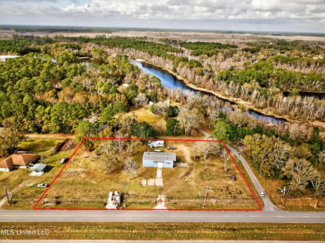 8735 Old Stage Road, Moss Point, MS 39562