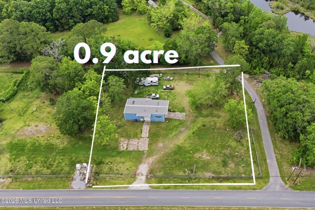 8735 Old Stage Road, Moss Point, MS 39562
