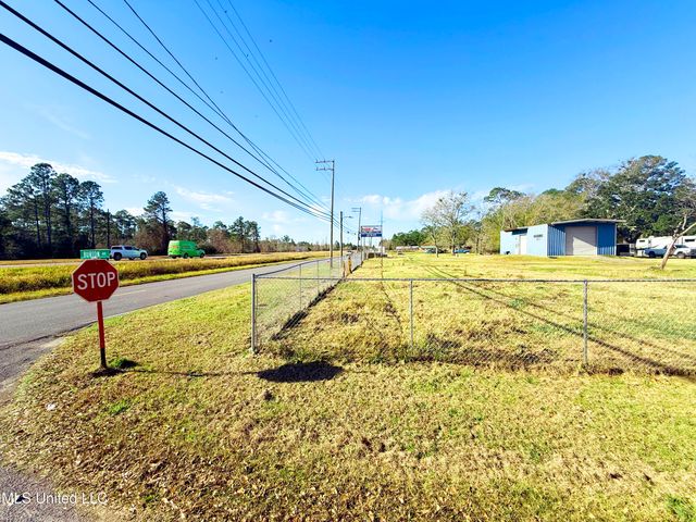 8735 Old Stage Road, Moss Point, MS 39562