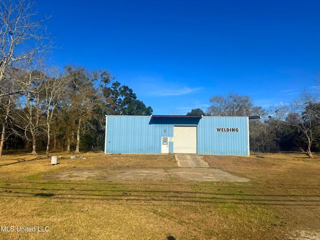 8735 Old Stage Road, Moss Point, MS 39562