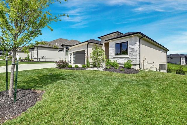 24991 W 98th Place, Lenexa, KS 66227
