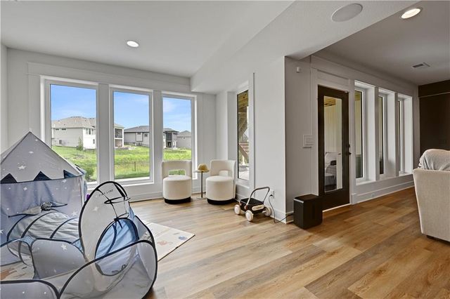24991 W 98th Place, Lenexa, KS 66227