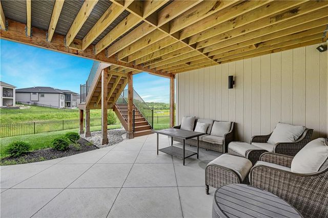 24991 W 98th Place, Lenexa, KS 66227