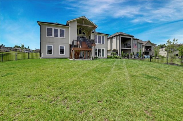 24991 W 98th Place, Lenexa, KS 66227