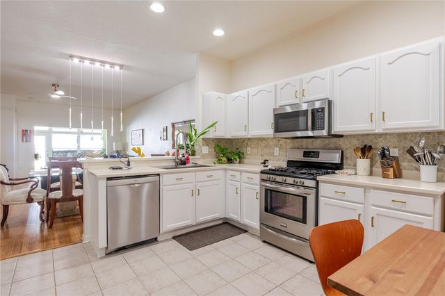 31500 SHAKER CIRCLE, Wesley Chapel, FL 33543