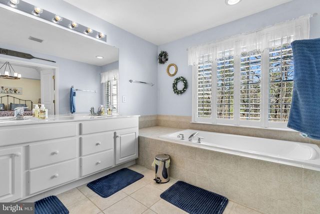 20 BRATTLEBORO CT, Medford, NJ 08055