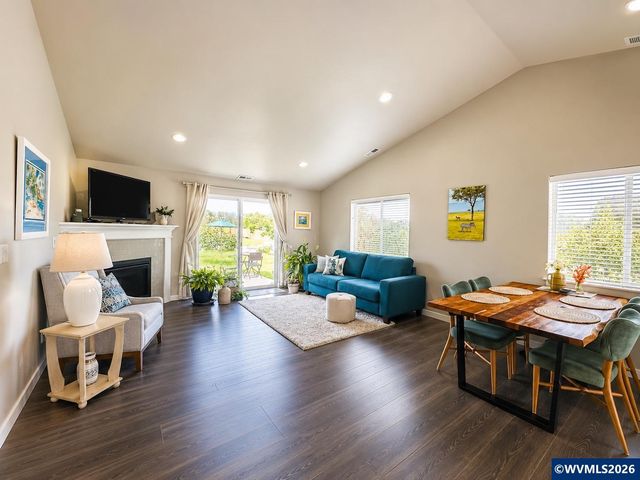 599 Churchill Downs St SE, Albany, OR 97322