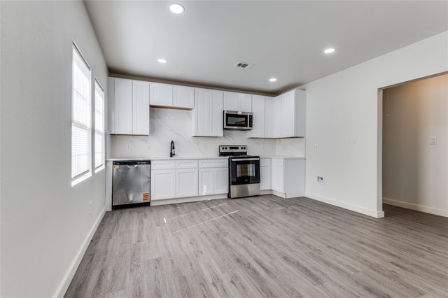 2403 Romine Avenue, Dallas, TX 75215