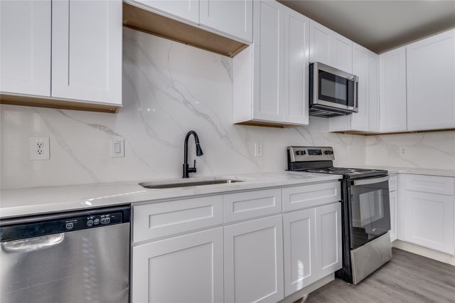 2403 Romine Avenue, Dallas, TX 75215