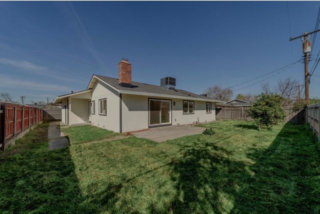 3920 Floral Drive, North Highlands, CA 95660