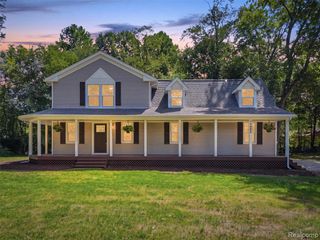 25980 Lyman Lane, New Hudson, MI 48165
