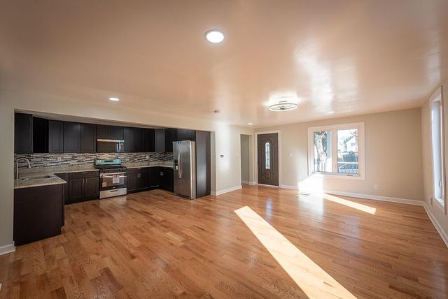 4810 16th AVENUE, Kenosha, WI 53140