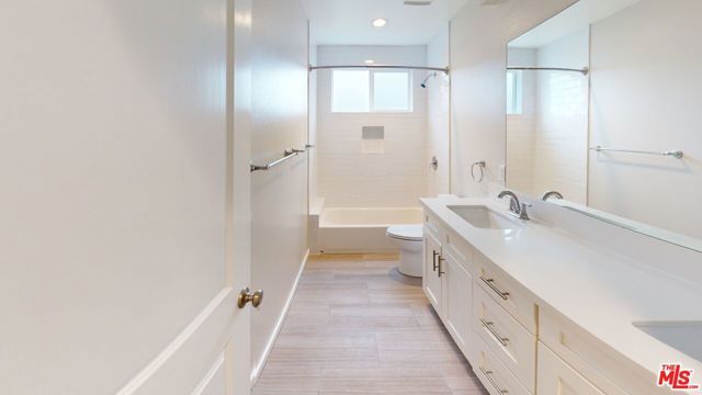 15031 Hartland Street, Van Nuys (los Angeles), CA 91405