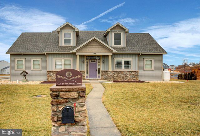 702 SOUTHWOOD DRIVE, Shippensburg, PA 17257