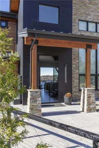 292 Ponderosa Peak Road, Lake Arrowhead, CA 92352