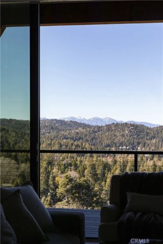 292 Ponderosa Peak Road, Lake Arrowhead, CA 92352