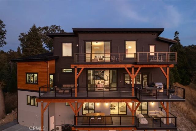 292 Ponderosa Peak Road, Lake Arrowhead, CA 92352