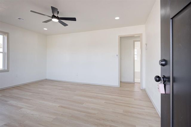 418 S Van Buren Avenue, Blanchard, OK 73010