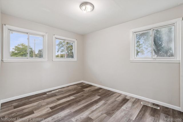 21901 Sloman Street, Oak Park, MI 48237