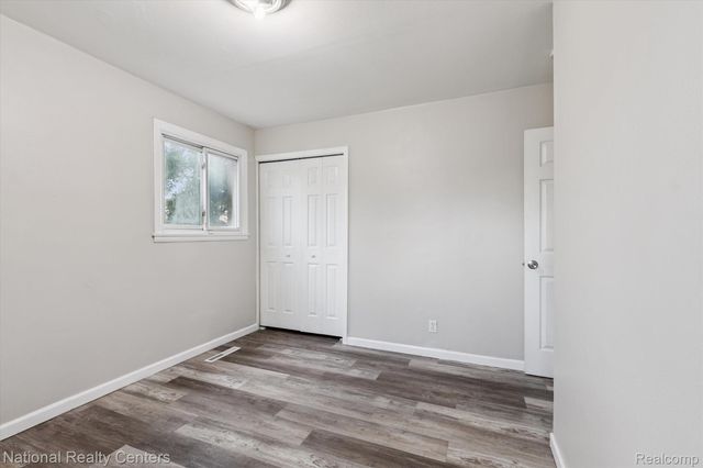 21901 Sloman Street, Oak Park, MI 48237