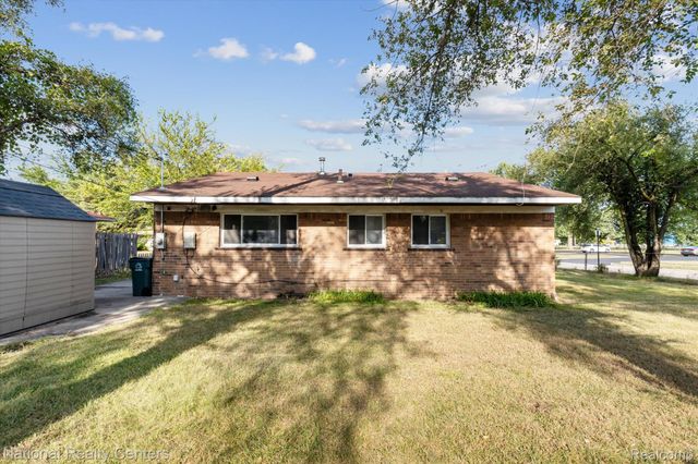 21901 Sloman Street, Oak Park, MI 48237