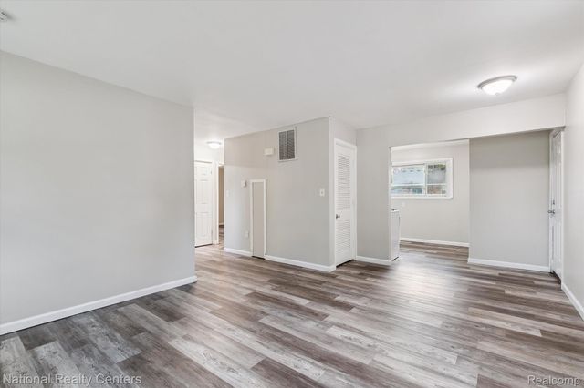 21901 Sloman Street, Oak Park, MI 48237