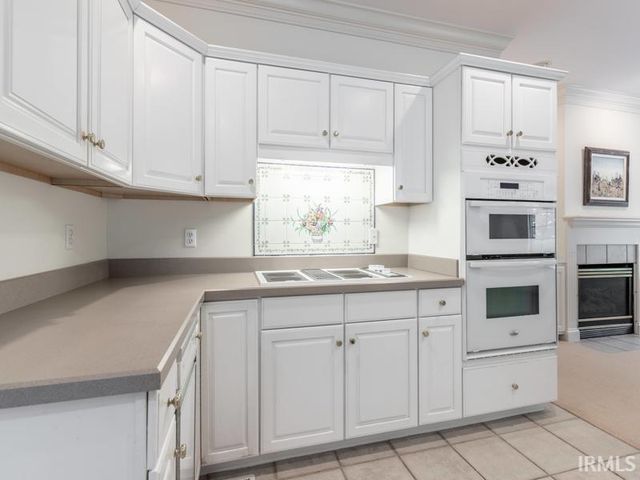 712 Cobblestone Drive, Evansville, IN 47715