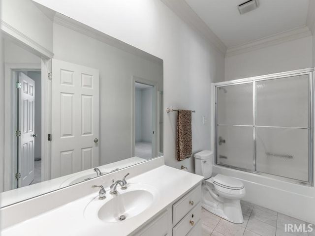 712 Cobblestone Drive, Evansville, IN 47715