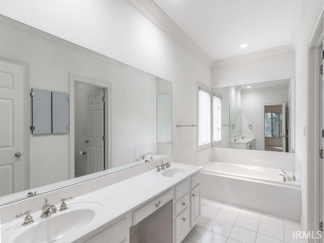 712 Cobblestone Drive, Evansville, IN 47715