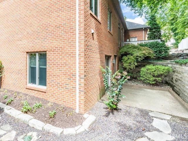 712 Cobblestone Drive, Evansville, IN 47715