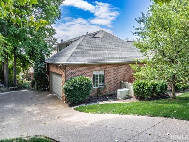 712 Cobblestone Drive, Evansville, IN 47715