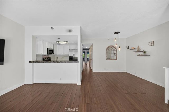 720 W 4th 318, Long Beach, CA 90802