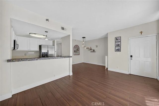720 W 4th 318, Long Beach, CA 90802