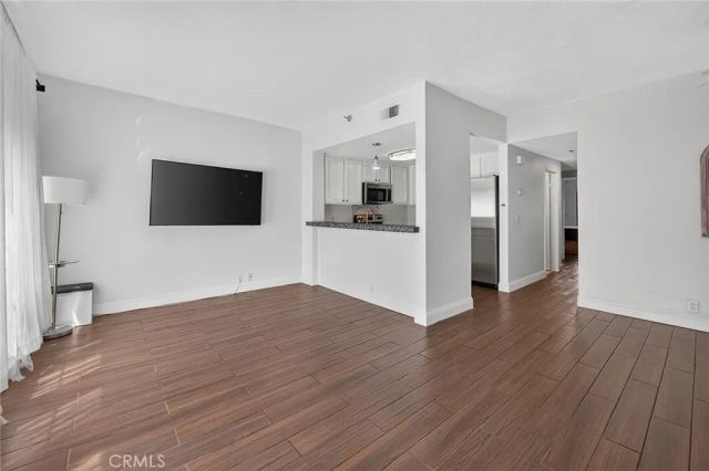 720 W 4th 318, Long Beach, CA 90802