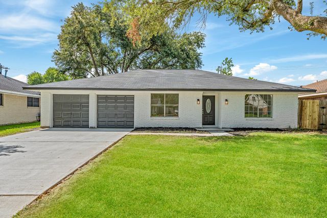 111 Princess Drive, Houston, TX 77034