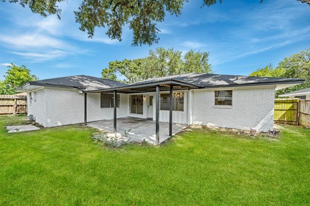 111 Princess Drive, Houston, TX 77034