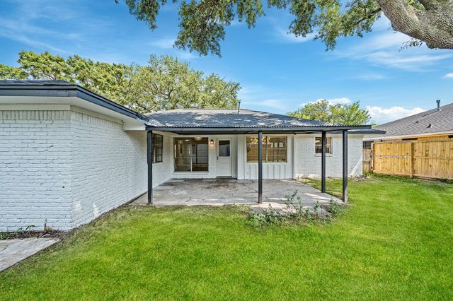 111 Princess Drive, Houston, TX 77034