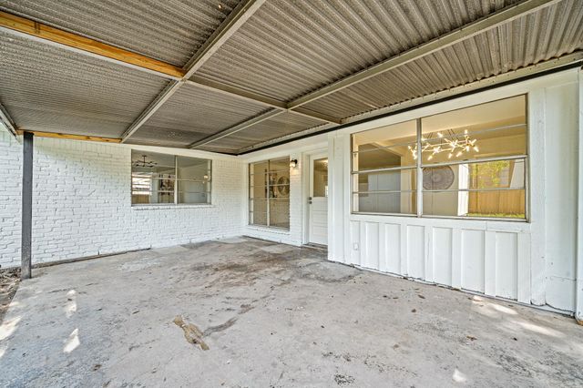 111 Princess Drive, Houston, TX 77034