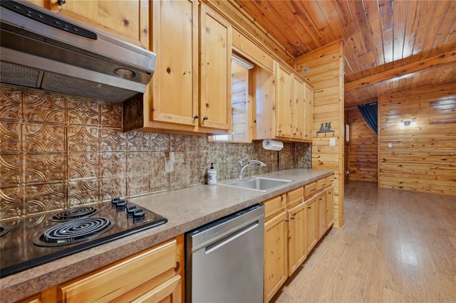 1175 Old 1396 North, Telephone, TX 75488