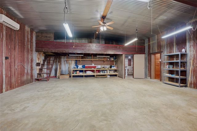 1175 Old 1396 North, Telephone, TX 75488