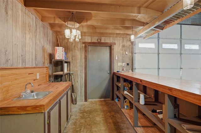 1175 Old 1396 North, Telephone, TX 75488